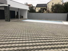 Pavimento Hexagonal cor: Cinza + Branco Sujo