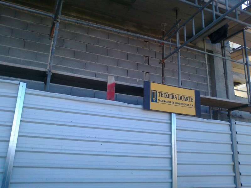 Bloco Industrial Face à Vista